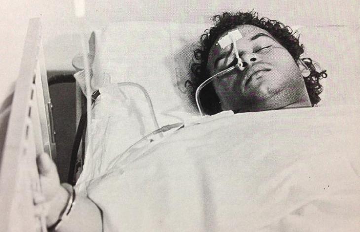 Raimundo Nonato sedado e algemado no hospital