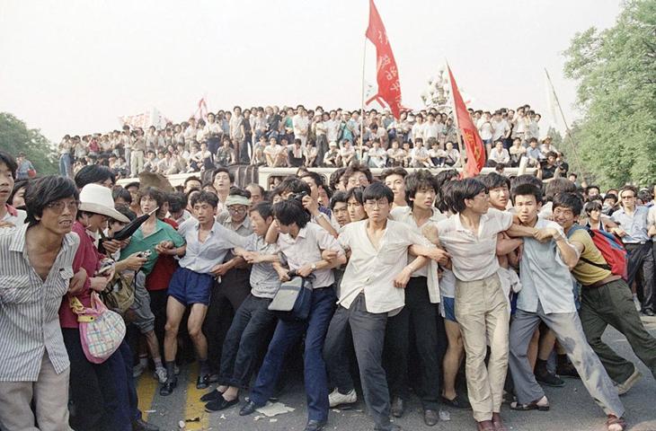 chineses antes massacre da praça da paz celestial