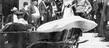 Francisco Ferdinando e Sofia momentos antes de serem mortos por Gravilo Princip