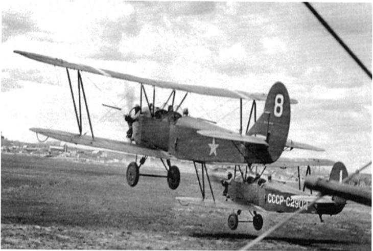 dois aviões Polikarpov’s Po-2