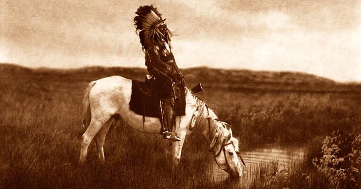 indígena sobre cavalo