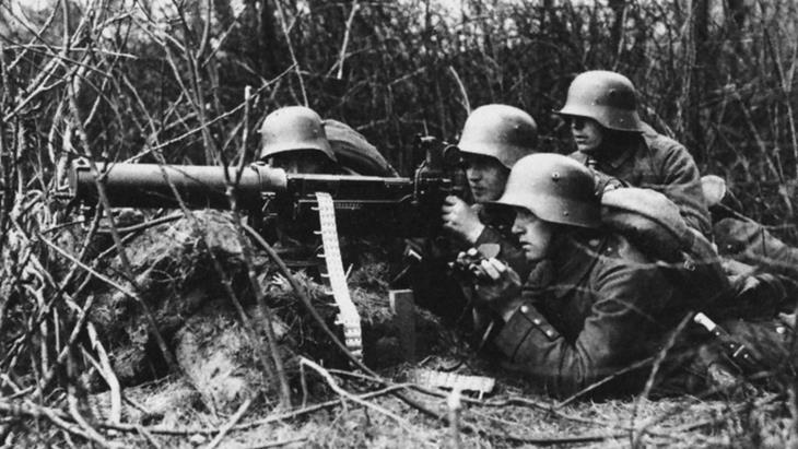 alemães com metralhadora uma das armas Primeira Guerra Mundial