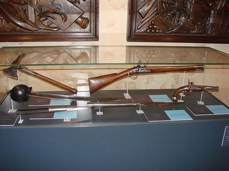 armas durante a colonização da frança na américa
