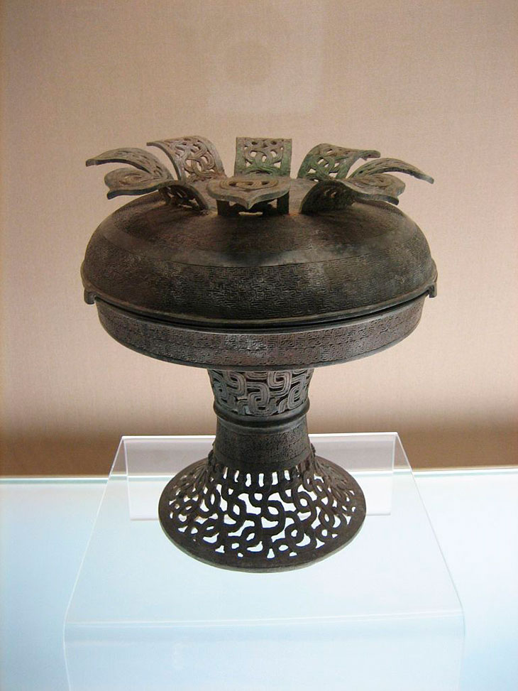 vaso chinês adornado da idade do bronze