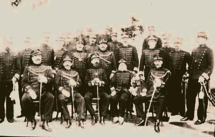 vários oficiais da guarda nacional de santos por volta de 1900